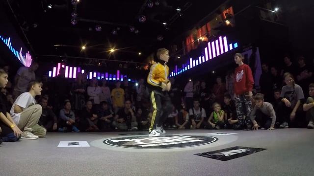 АЛИХАН (DOMINANT) vs DANFOX | GET DOWN 4 | НИЖНИЙ НОВГОРОД | 2016 смотреть онлайн