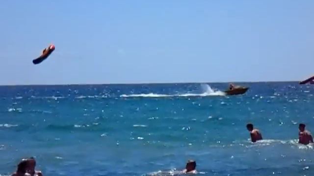 Крым.Россия. Евпатория,п.Заозерное. "Летающее" развлечение- Дракон. смотреть онлайн