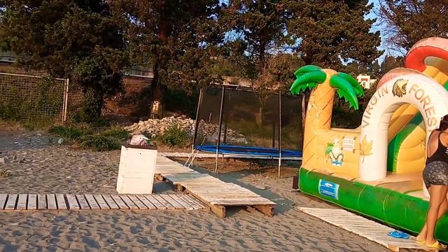 ?ЛОО. ОБЗОР КЛАССНОГО ПЛЯЖА С ПЕСКОМ!!! ЦЕНЫ НА ПЛЯЖЕ. смотреть онлайн