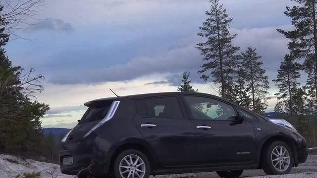 First test drive in Nissan LEAF 2018 смотреть онлайн