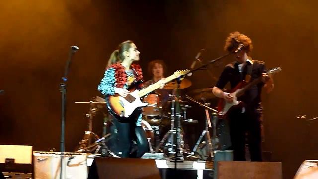 Nina Attal - The other side of the pillow @ Onyx St Herblain 05.02.11 смотреть онлайн