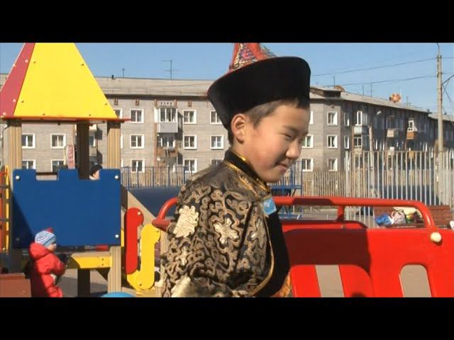 Нэрэгуй нэхытэ - Безымянный человек | Жамьян Тудупов - Мүнгэн хонхонууд смотреть онлайн