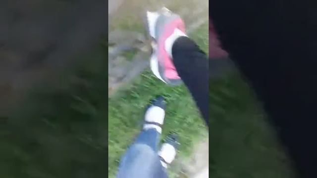 Девочка застряла в заборе! смотреть онлайн