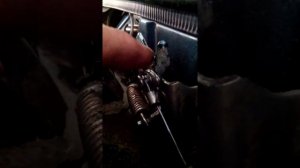 Ваз 2131 лада 4х4,нива.Доработка замка капота,дешево и сердито за 10 минут.