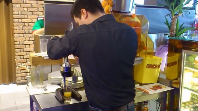 Универсальная Соковыжималка для Гранат и Грейпфрутов смотреть онлайн