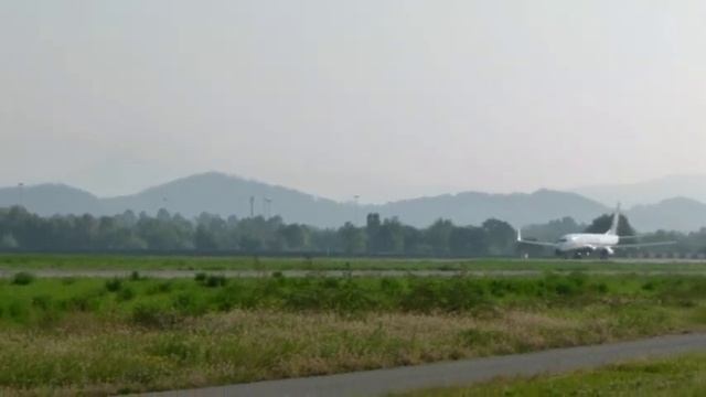 Planespotting @ Milan Bergamo Airport (1/2) - 02/10/2011 смотреть онлайн