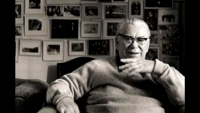 Басня-Огарок и подсвечник. (Читает Михаил Яншин.) смотреть онлайн