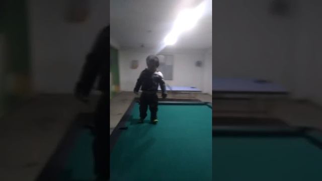 маленький Мальчик Абдулла танцует классно смотреть онлайн