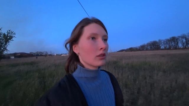 Пожар - это страшно! Горят поля близ поселка. Вызвали пожарных смотреть онлайн