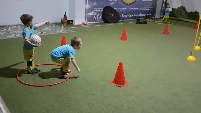 Пробный урок в Старворд ФутиБол 04.11.2016(2) смотреть онлайн