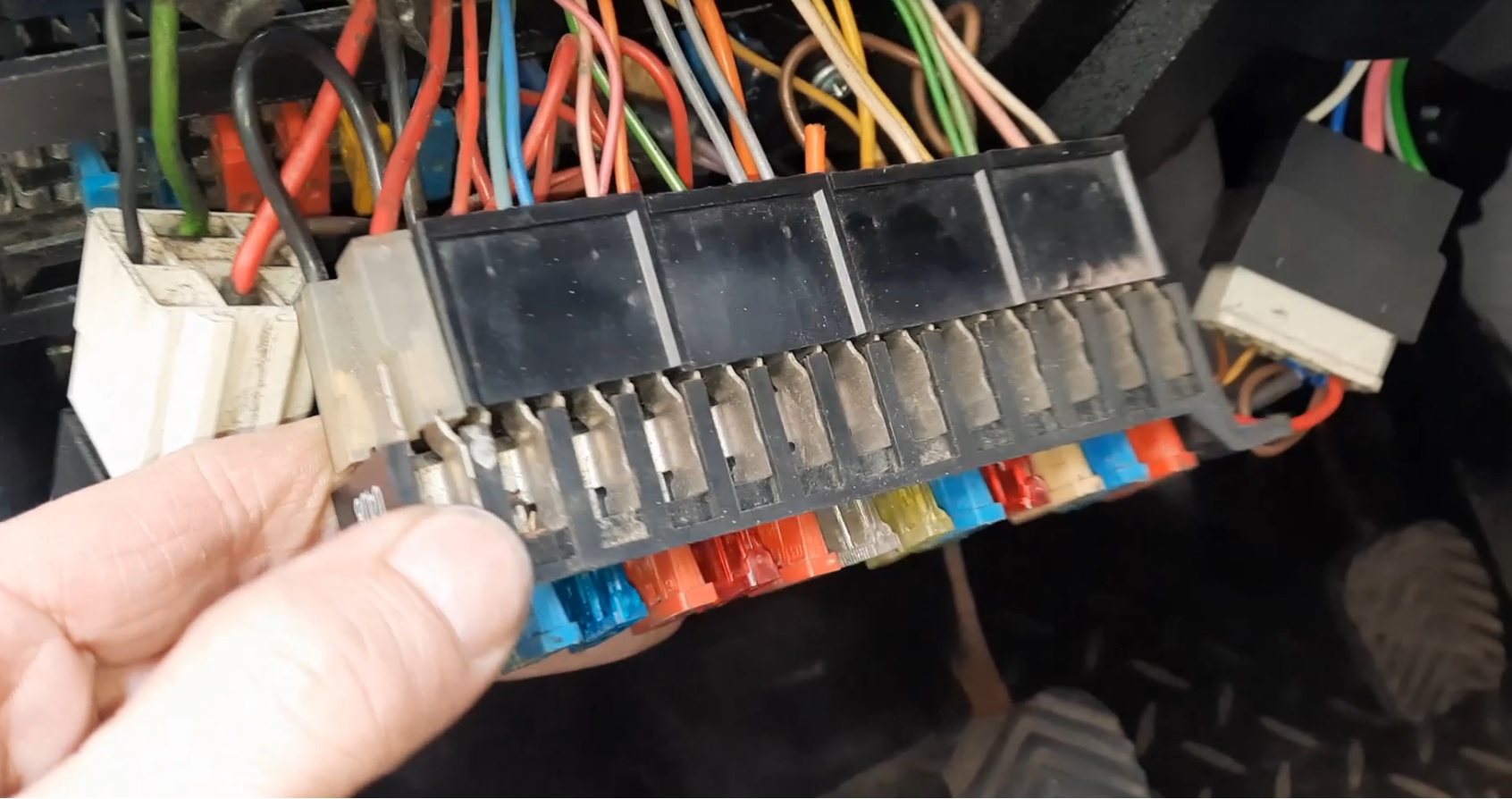 ГАЗ 2790. ГАЗель Снежинка. Работать в понедельник не хочет смотреть онлайн