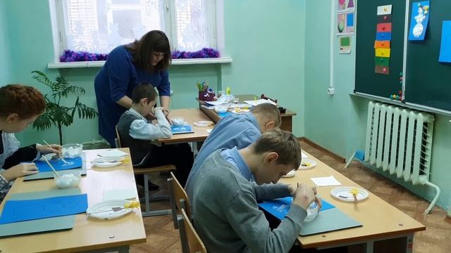 фрагмент урока изобразительного искусства с учащимися 8 г класса на тему: "Снеговик" смотреть онлайн