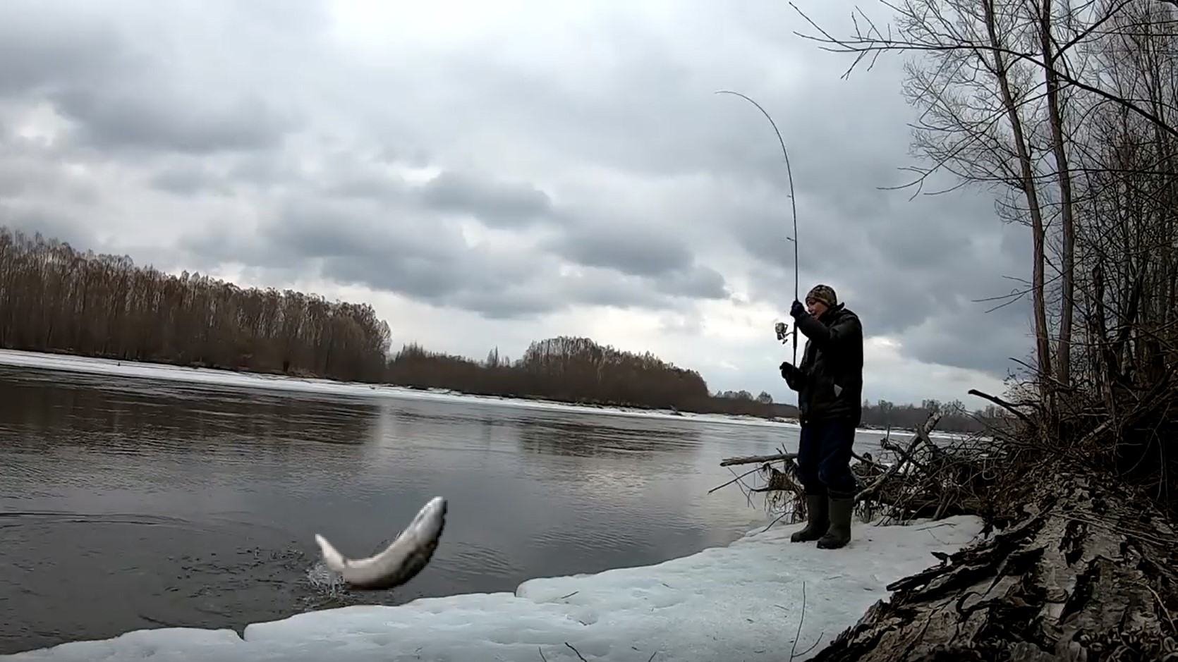 Такой крутой рыбалки в этом году ещё не было смотреть онлайн