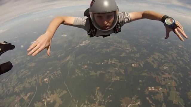 A License check dive (25th jump) смотреть онлайн