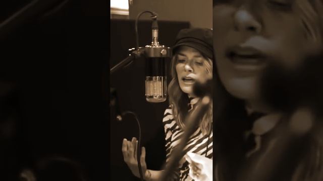 Natti Natasha - Soy Mía [Vertical Video] ft. Kany Garcia смотреть онлайн