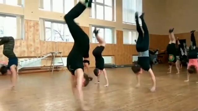 ДИНАМИЧЕСКИЕ УПРАЖНЕНИЯ смотреть онлайн