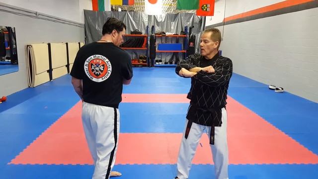 Wrist Release and Thumb Control with Grand Master Jerry Racicot смотреть онлайн