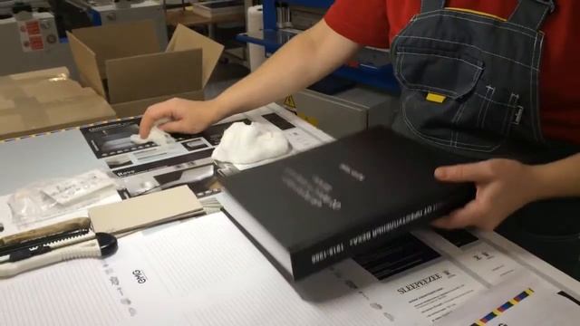 Упаковка книг в типографии Onebook.ru смотреть онлайн