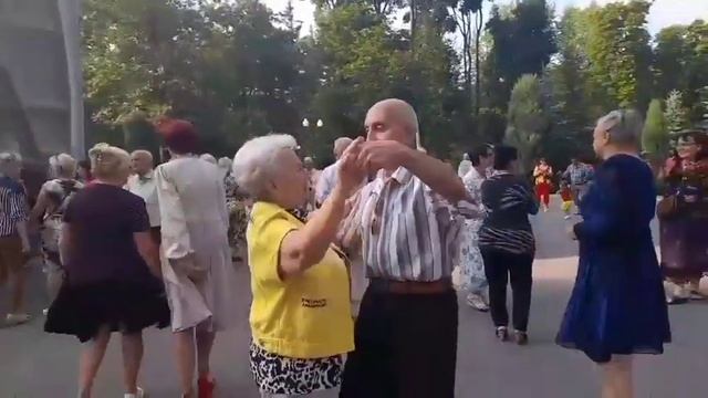 Желаю танцы в парке Горького Харьков 23.07.2023 смотреть онлайн