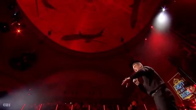 Party Like a Russian (Live) - Robbie Williams смотреть онлайн