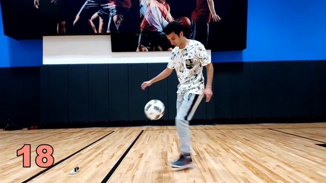 33 AWESOME FOOTBALL FLICK UPS By YASIN!!! смотреть онлайн