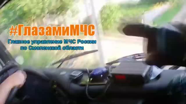 ГЛАЗАМИ МЧС_ Пожар в жилом секторе _ Отстояли два дома смотреть онлайн