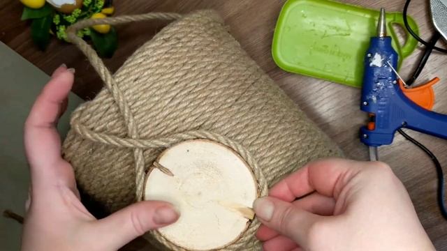 Декор из джута/ Переделка горшка в стильное кашпо/DIY flower pot смотреть онлайн