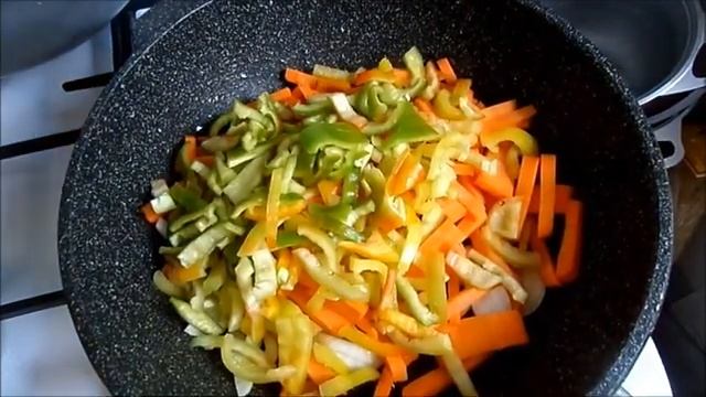 СОУС ИЗ КУРИЦЫ С КАПУСТОЙ И ОВОЩАМИ смотреть онлайн