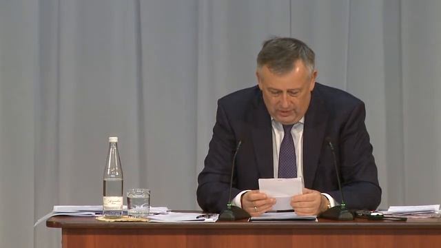 Губернатор Ленинградской области Александр Дрозденко в Гатчине, часть вторая : ответы на вопросы. смотреть онлайн