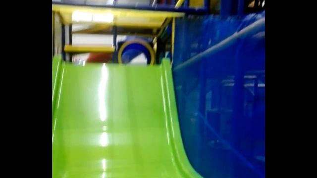 ulimiste lennujaam игровая комната смотреть онлайн