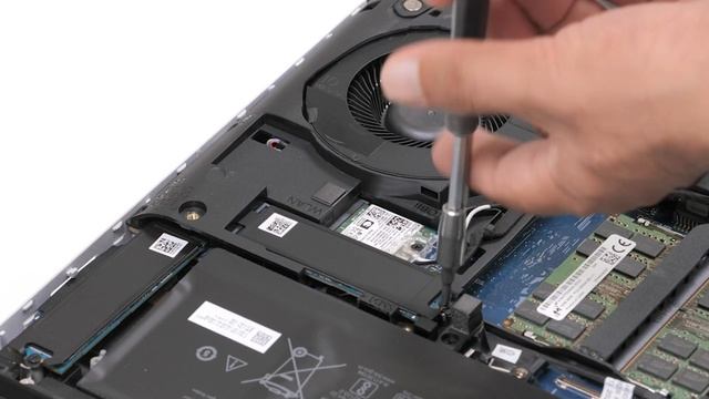How to replace the solid-state drive in M.2 slot 1 on Alienware Area51m r2 смотреть онлайн
