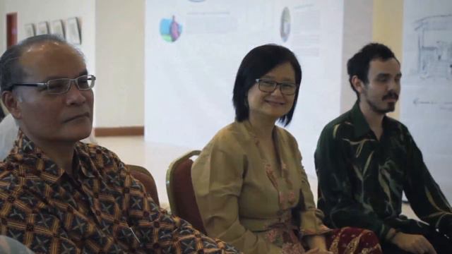 Datuk Lat launches 'Rumah: An Ode to the Malay house' ARECA BOOKS смотреть онлайн