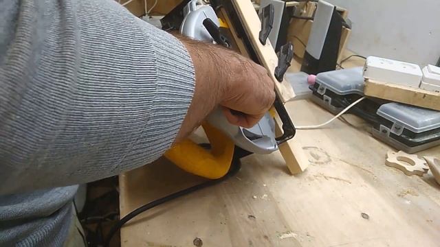 Закусило диск на циркулярке? Пытаемся снять без ущерба пиле. Соблюдайте ТБ! смотреть онлайн