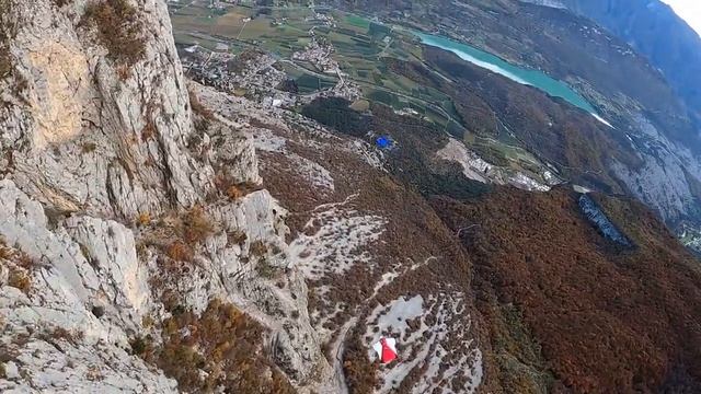 Полет в костюмах белок-Летяг