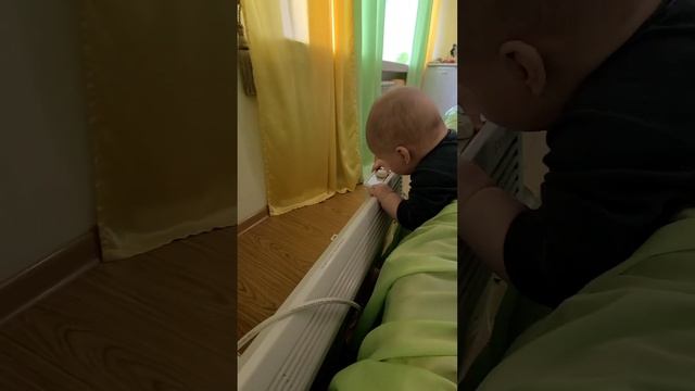 наш маленький непоседа