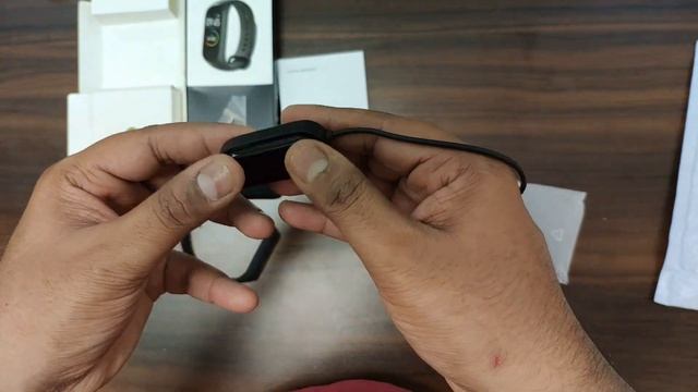 Xiaomi Mi Band 4 Unboxing, Setup & Pairing - Best Budget Fitness Band??? смотреть онлайн