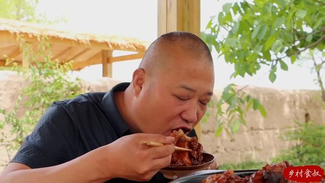 Special Cow’s Knee Make A Perfect Stew! Simmer With Wood Fire, So Fragrant! | Uncle Rural Gourmet