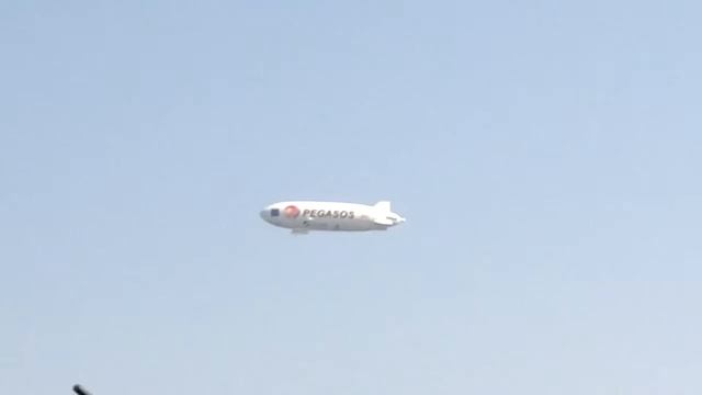 Airship Zeppelin over Kreuzlingen Switzerland смотреть онлайн