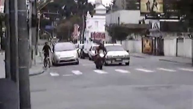 Honda CBX 750, Нью CB 600F Hornet и Bandit 1200 Ducati 1098 S Вили, Yamaha R6 и R1, Suzuki 750 смотреть онлайн