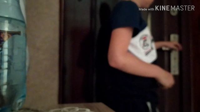Ломятся в дверь!!! Чуть не сломали смотреть онлайн