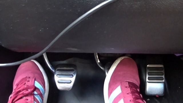 HOW TO DRIVE A STICK SHIFT!! (Beginners Guide) смотреть онлайн