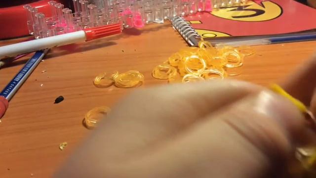 Крест оберег из резинок;-). смотреть онлайн