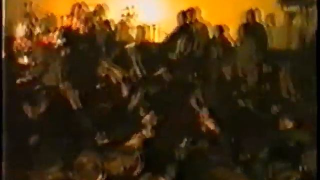 Егор Летов - ОХРАННИКИ БЬЮТ ФАНАТОВ