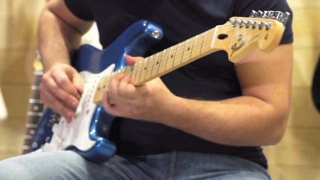 Fender Meksika Standart Stratocaster (MN) Tanıtımı смотреть онлайн
