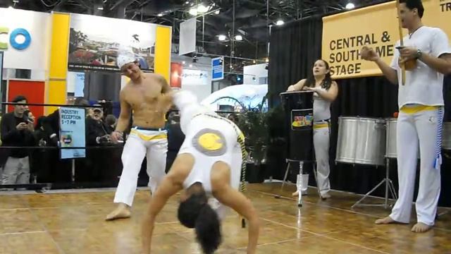 capoeira 2 @ the 2011 NYT Travel Show смотреть онлайн