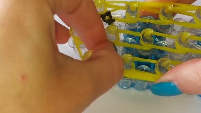 Брелок СМАЙЛИК из Резинок Rainbow Loom на станке смотреть онлайн