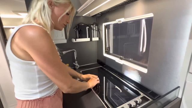 Caravan Salon 2022 - unser Favorit? | Adria Coral Supreme MB 670 DL смотреть онлайн