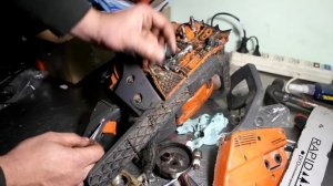 НЕ ПОДАЁТСЯ МАСЛО НА ЦЕПЬ ? НЕ ПРОБЛЕМА !!! РЕШАЕМ! ремонт бензопилы OLEO MAC