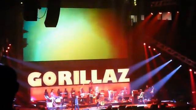Gorillaz Live at MEN Arena Manchester Escape to Plastic Beach Tour 2010 смотреть онлайн