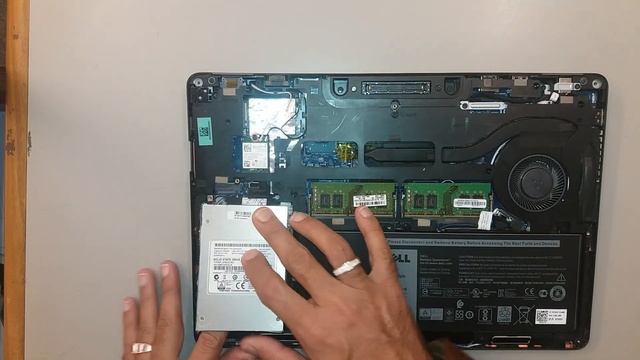 Dell Latitude E5470 ! How to replace/remove SSD OrHard Disk. смотреть онлайн